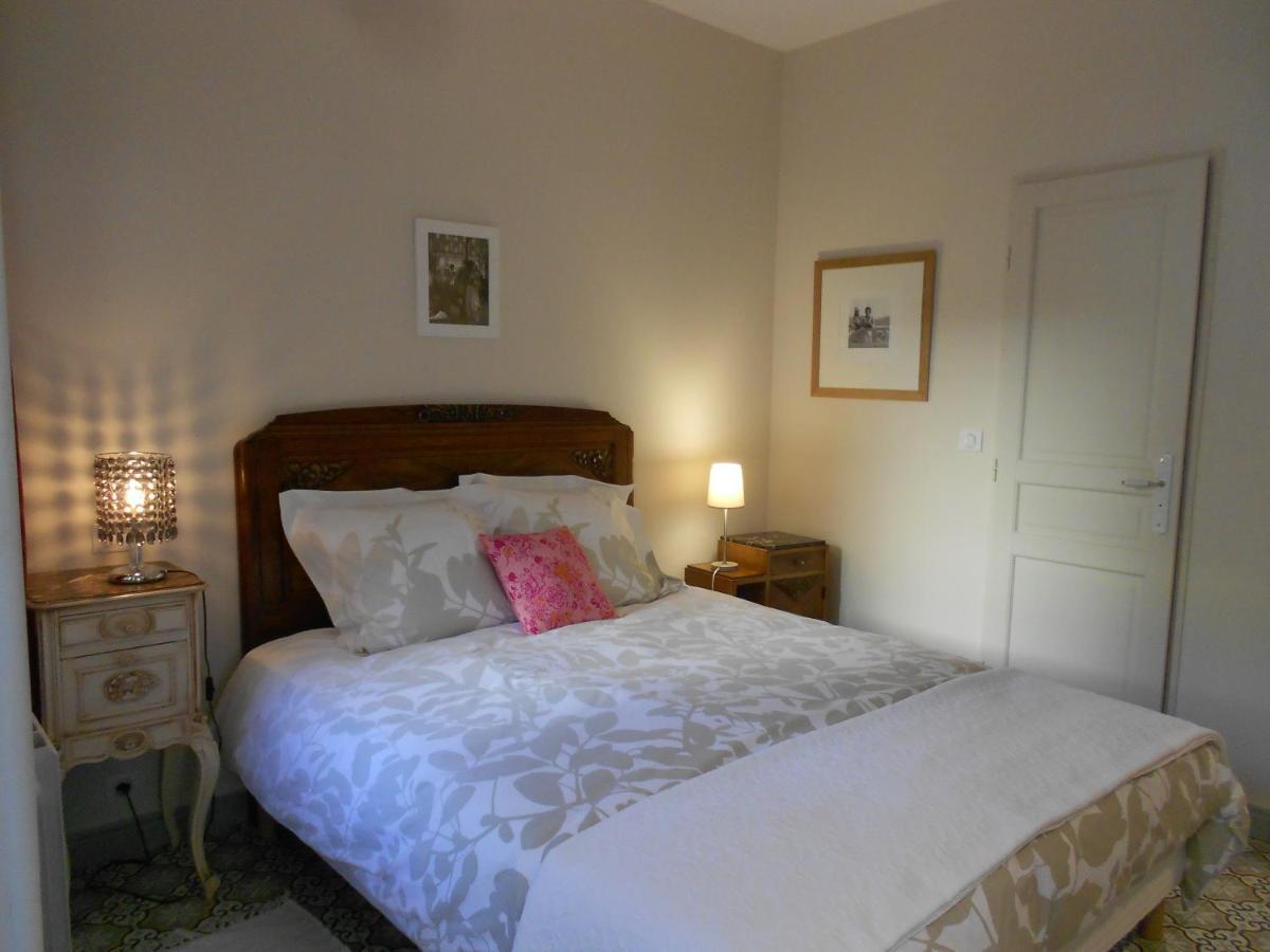 Sous Le Neflier Bed and Breakfast Nîmes Exteriör bild